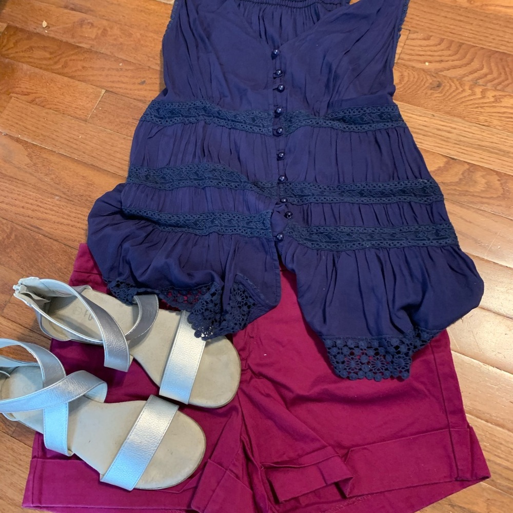 Mossimo shorts in a deep purple color. Size 6